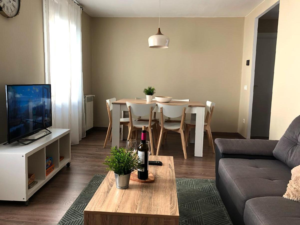 Apartamento Acogedor Y Familiar - Wifi+Chromecast Puigcerda Exterior photo